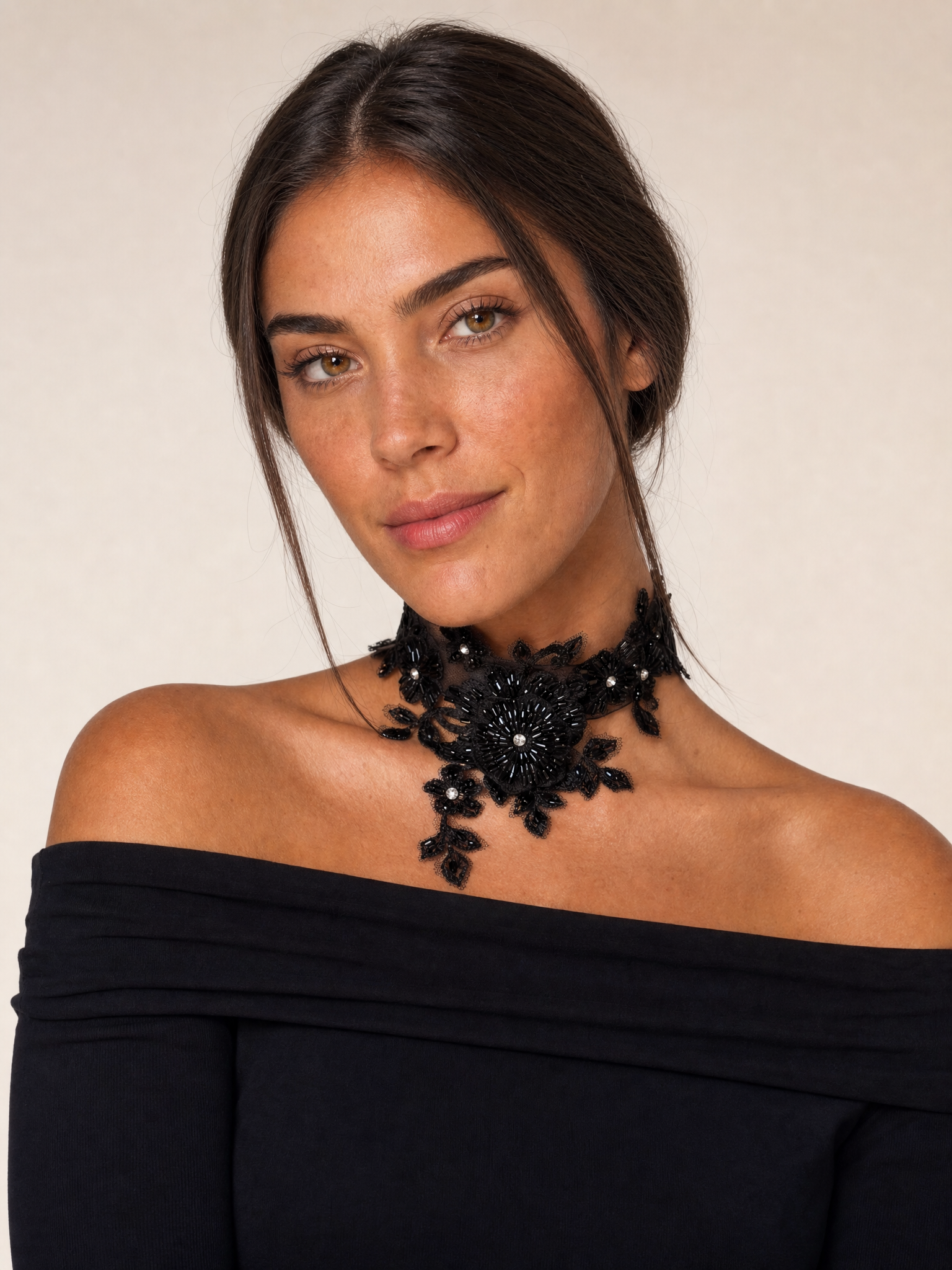 Choker Negro flor invitada