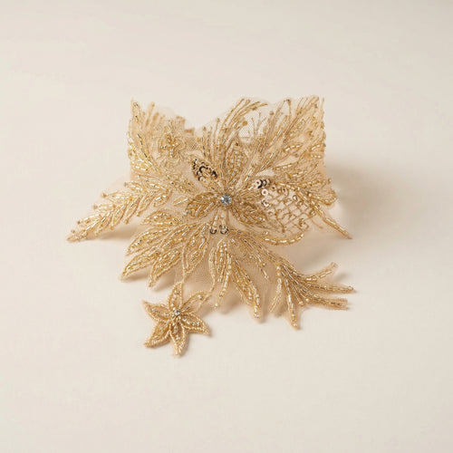 Choker Carmen flor dorada con encaje bordado y cristales para invitadas boda

