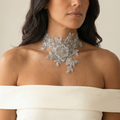 Choker plateado elegante para invitadas de boda y eventos sofisticado